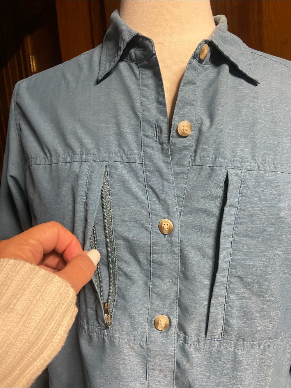 ExOfficio Medium Blue Women's Long-Sleeve Button Front Shirt M zipped pockets